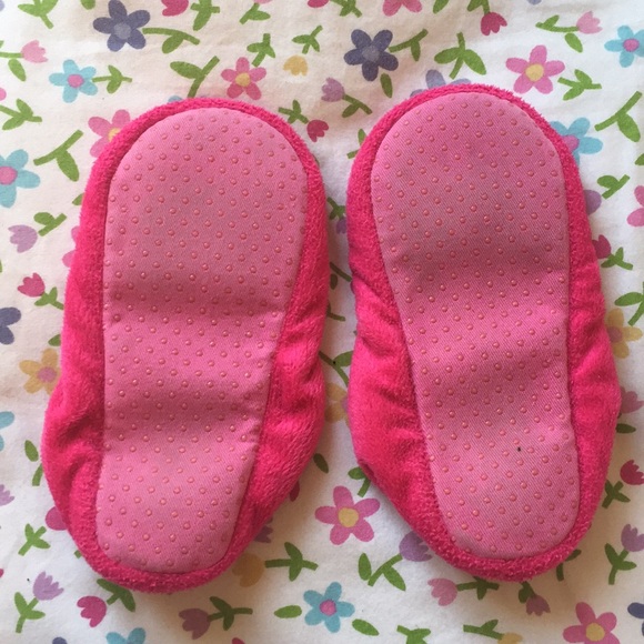 Children’s Place Slippers - Picture 2 of 3